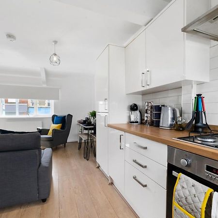 Village Cwtch Whitchurch 2 Bedroom Apartment Cardiff Exterior photo